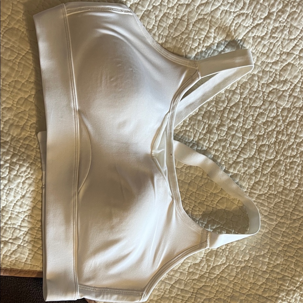 Avia Crisscross Size Large White Athletic Bra